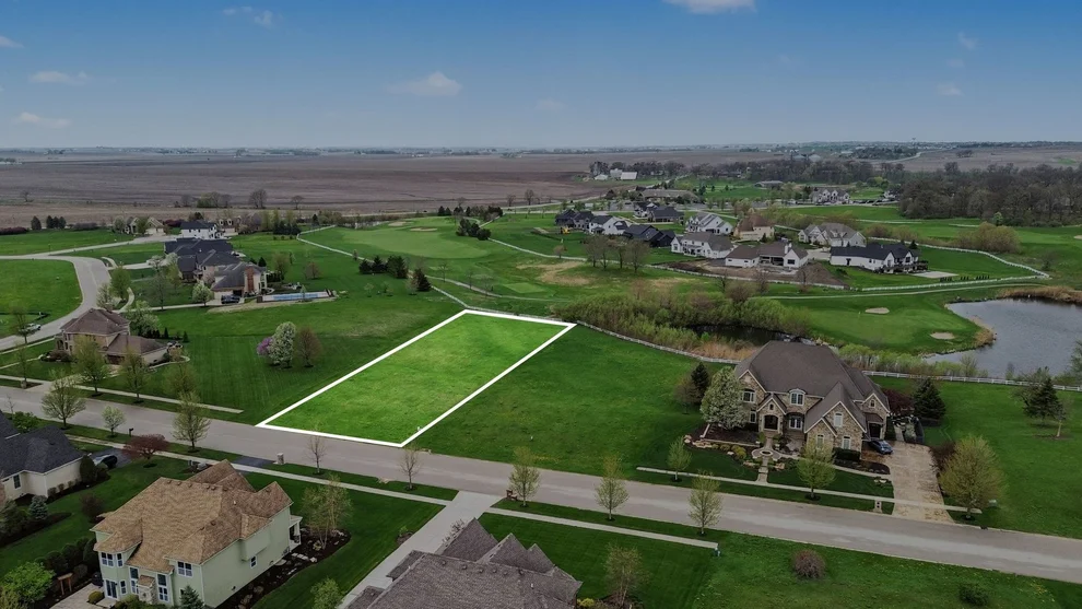Unit for sale at 7633 Fairway Drive, Yorkville, IL 60560