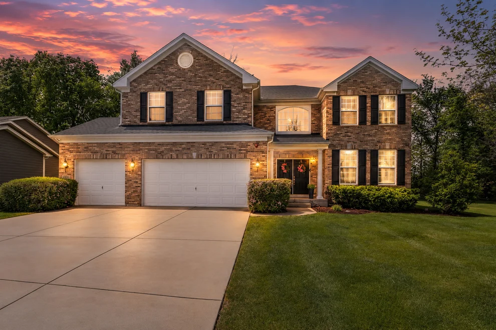 Unit for sale at 1612 Bur Oak Drive, Hoffman Estates, IL 60192