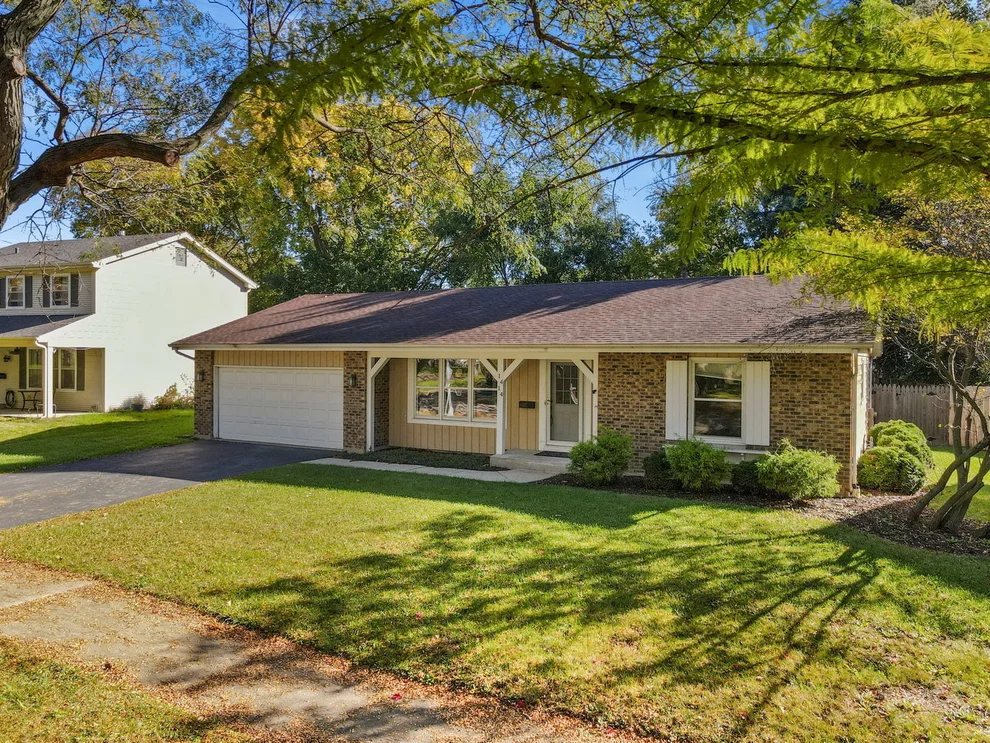 Unit for sale at 1414 S 7th Court, St. Charles, IL 60174