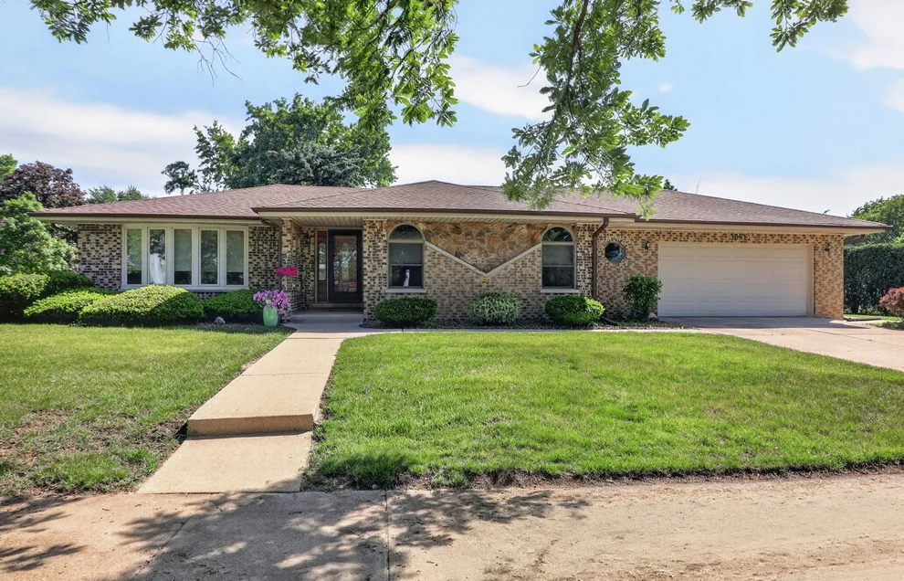 Unit for sale at 1051 68th Street, Downers Grove, IL 60516