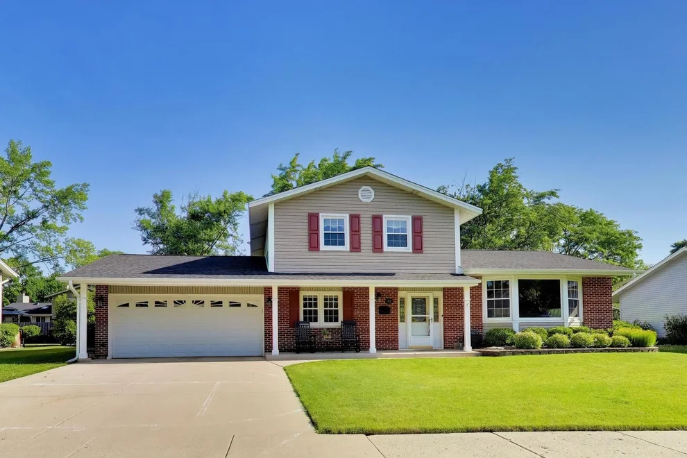 Unit for sale at 918 E Patten Drive, Palatine, IL 60074