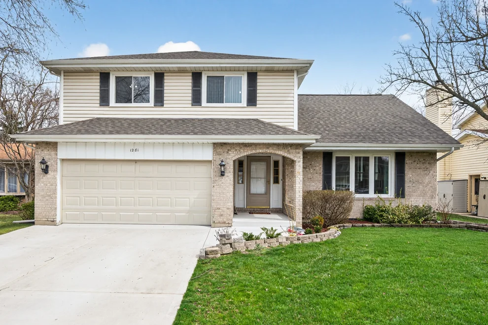 Unit for sale at 1281 Scarlet Drive, Addison, IL 60101
