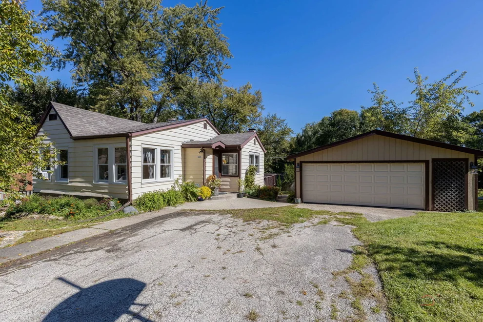 Unit for sale at 38805 N Belmora Park, Lake Villa, IL 60046