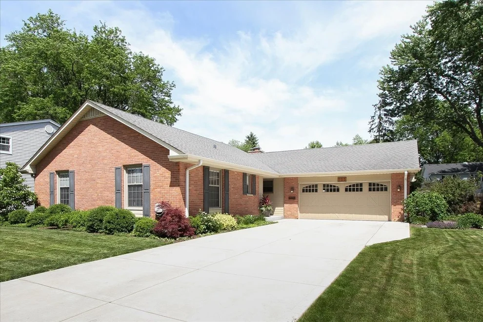 Unit for sale at 955 N Topanga Drive, Palatine, IL 60074