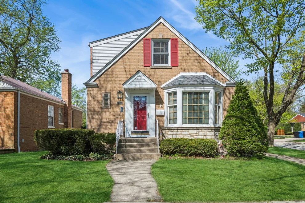 Unit for sale at 6250 N Lowell Avenue, Chicago, IL 60646