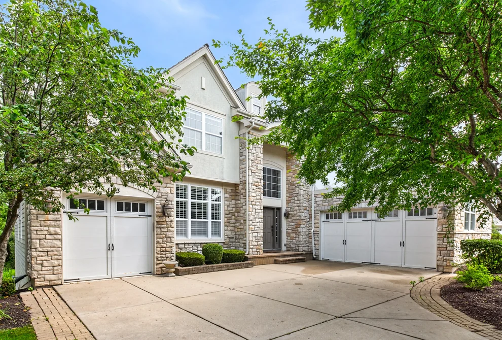 Unit for sale at 1113 Ashley Lane, Inverness, IL 60010