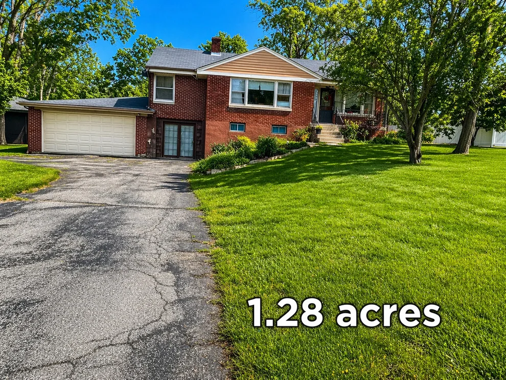 Unit for sale at 22W130 Irving Park Road, Roselle, IL 60172