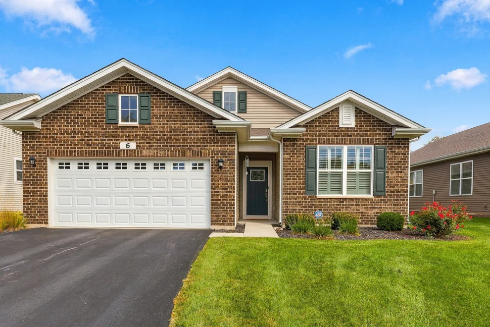 Unit for sale at 6 Eineke Court, Algonquin, IL 60102
