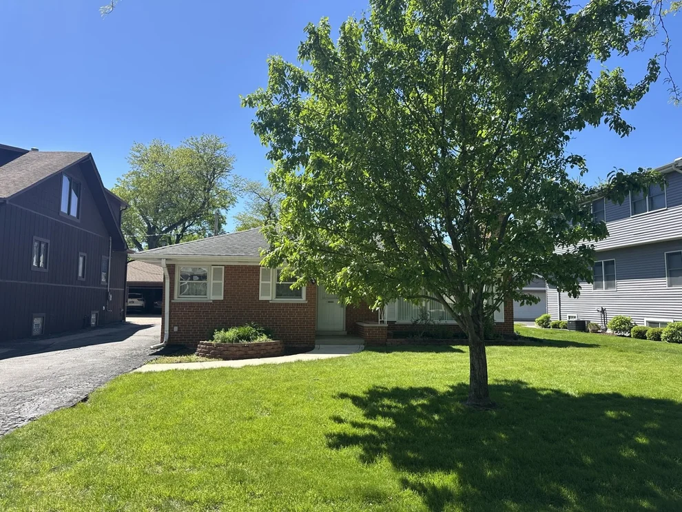Unit for sale at 3844 Lawn Avenue, Western Springs, IL 60558