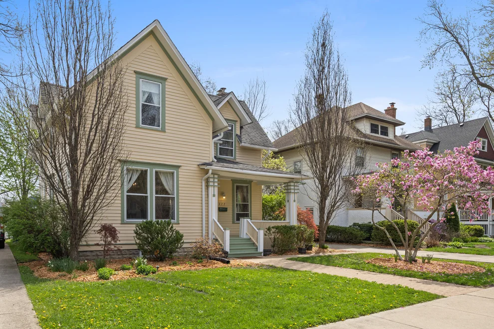 Unit for sale at 622 N Ridgeland Avenue, Oak Park, IL 60302