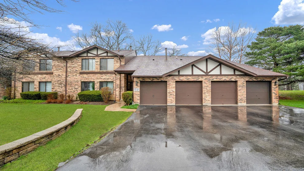 Unit for sale at 6267 Trinity Drive, Lisle, IL 60532