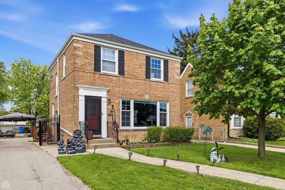 Unit for sale at 4834 N Mulligan Avenue, Chicago, IL 60630