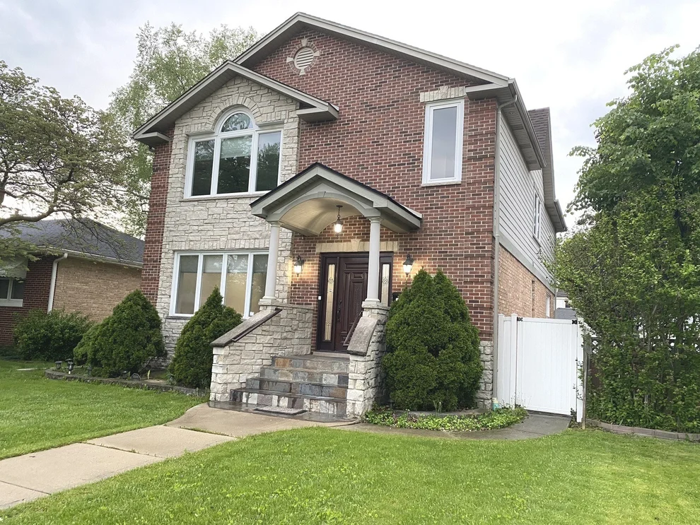 Unit for sale at 8140 N OKETO Avenue, Niles, IL 60714