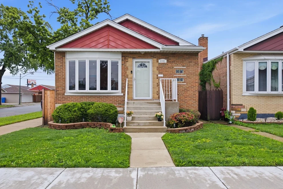 Unit for sale at 4801 S LAMON Avenue, Chicago, IL 60638