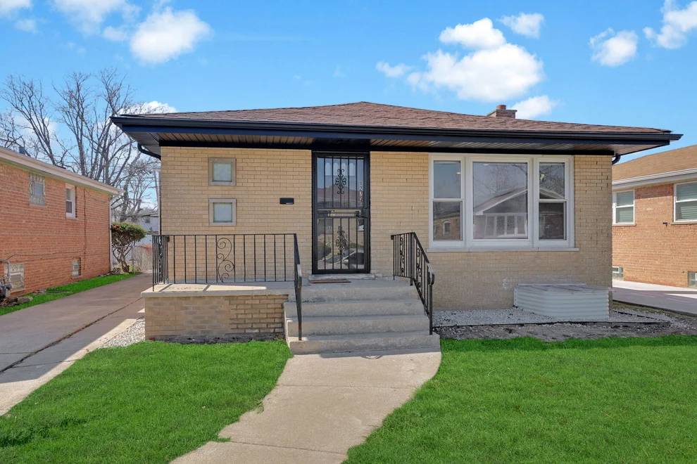 Unit for sale at 12750 S Aberdeen Street, Calumet Park, IL 60827
