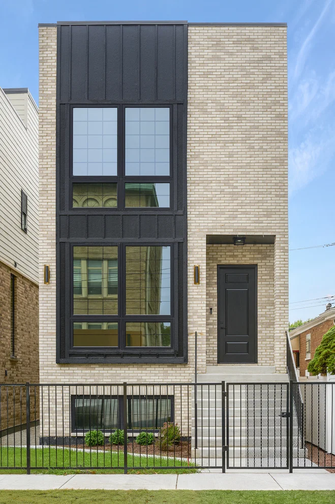 Unit for sale at 513 W 28th Place, Chicago, IL 60616