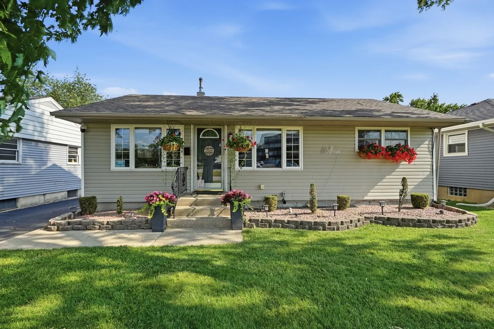 Unit for sale at 139 W 10th Street, Chicago Heights, IL 60411