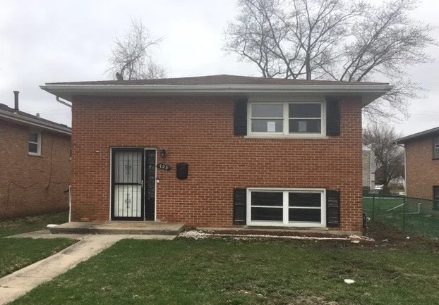 Unit for sale at 725 E 152nd Street, Phoenix, IL 60426