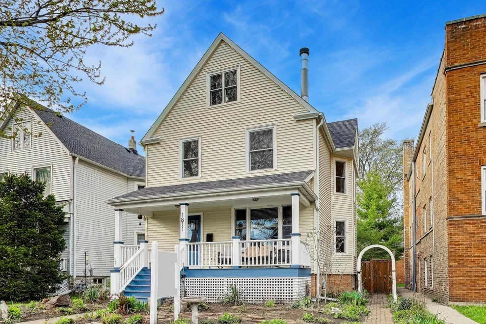 Unit for sale at 1811 Greenwood Street, Evanston, IL 60201