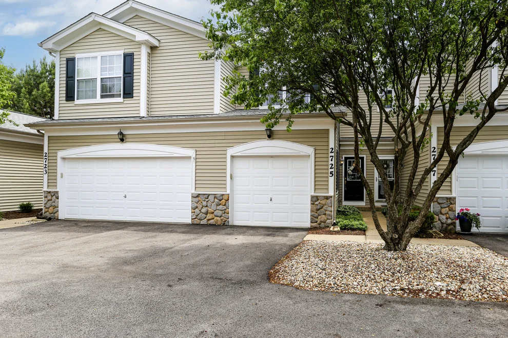 Unit for sale at 2725 Kendall Crossing, Johnsburg, IL 60050