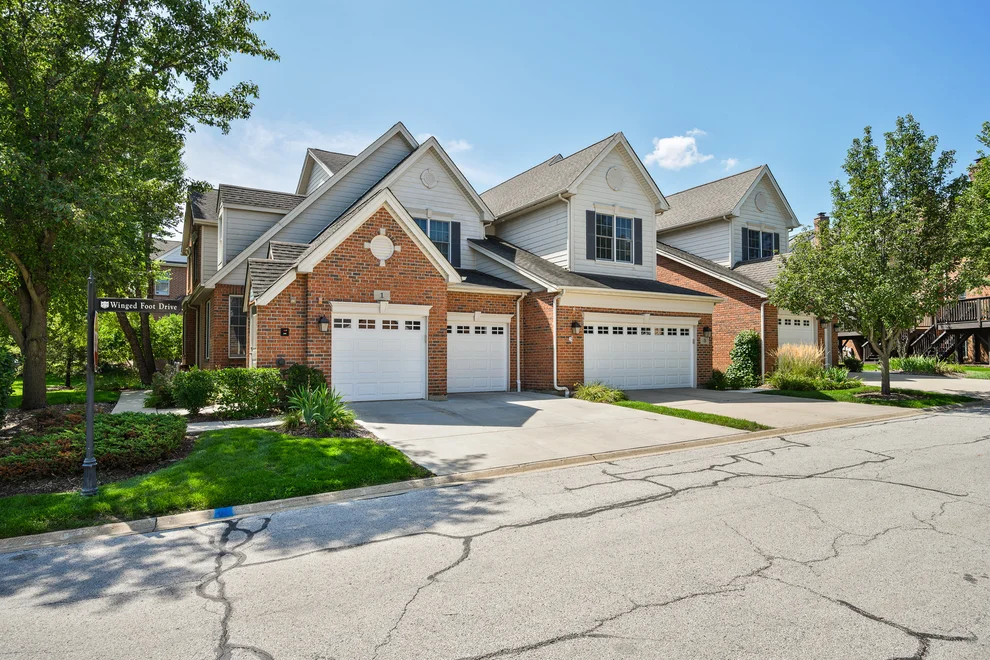 Unit for sale at 3 Winged Foot Drive, Hawthorn Woods, IL 60047