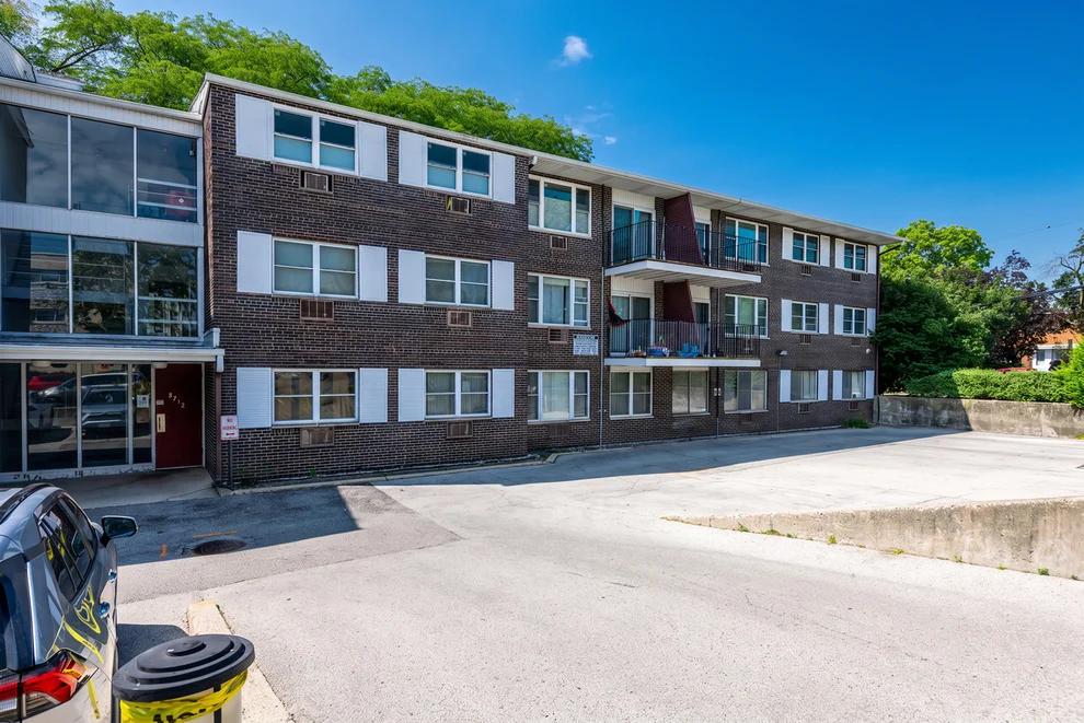 Unit for sale at 8712 Skokie Boulevard, Skokie, IL 60077