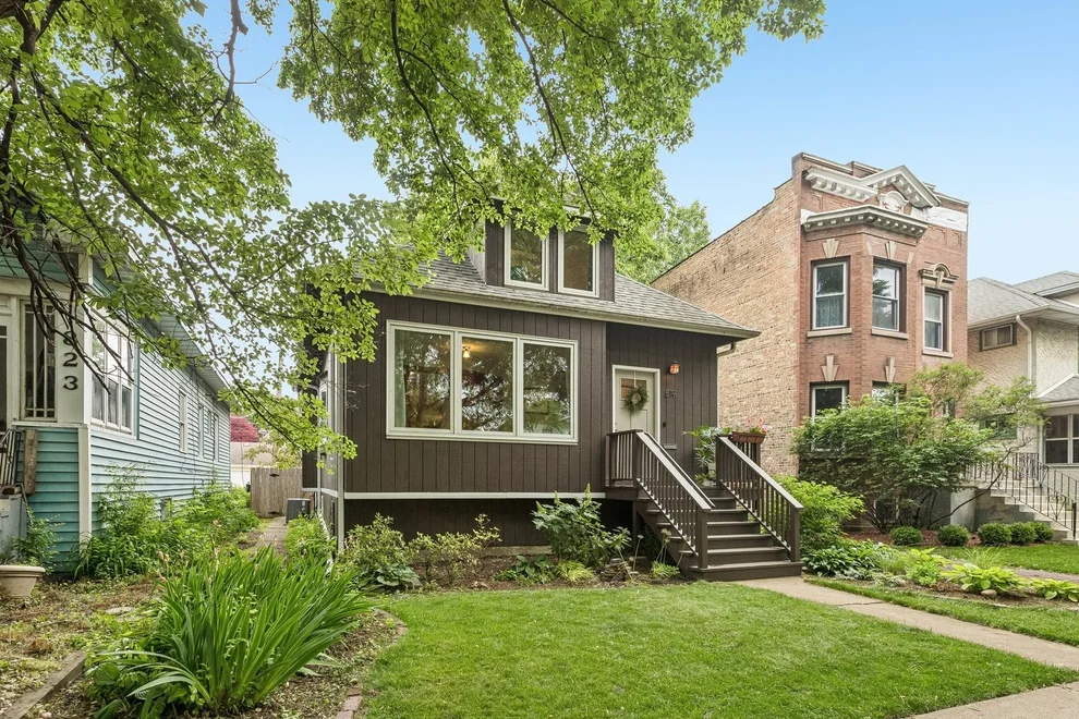 Unit for sale at 819 S Lombard Avenue, Oak Park, IL 60304