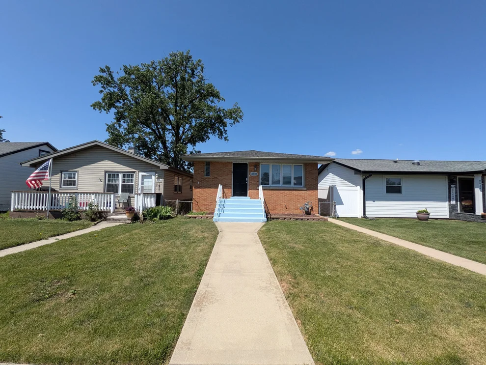 Unit for sale at 8636 Massasoit Avenue, Burbank, IL 60459