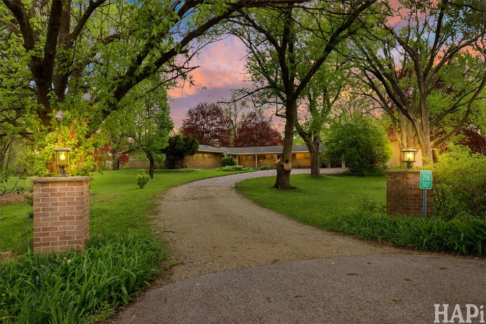 Unit for sale at 21747 N Harbor Road, Barrington, IL 60010