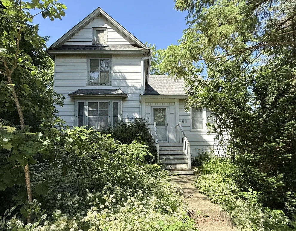 Unit for sale at 40 E Hattendorf Avenue, Roselle, IL 60172