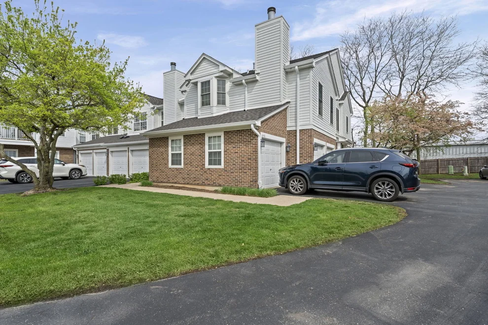 Unit for sale at 648 Portage Court, Vernon Hills, IL 60061