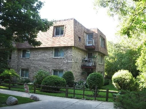 Unit for sale at 2619 W AGATITE Avenue, Chicago, IL 60625