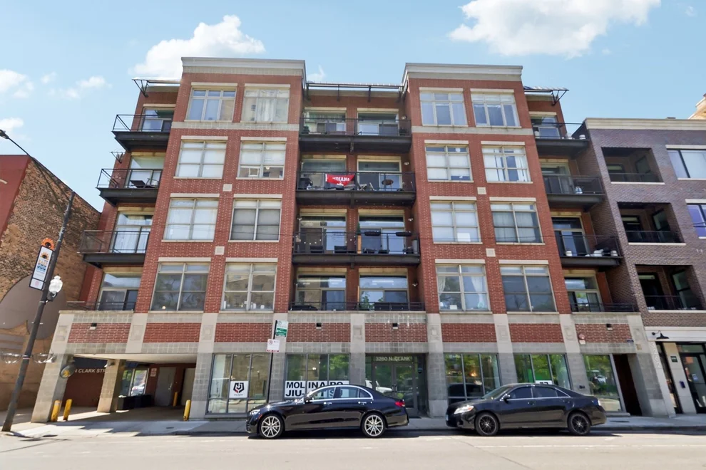 Unit for sale at 3260 N Clark Street, Chicago, IL 60657