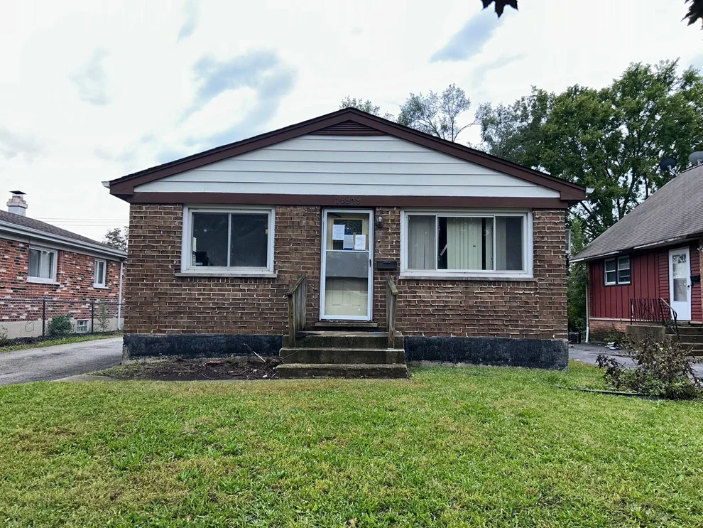 Unit for sale at 16919 Glen Oaks Drive, Country Club Hills, IL 60478