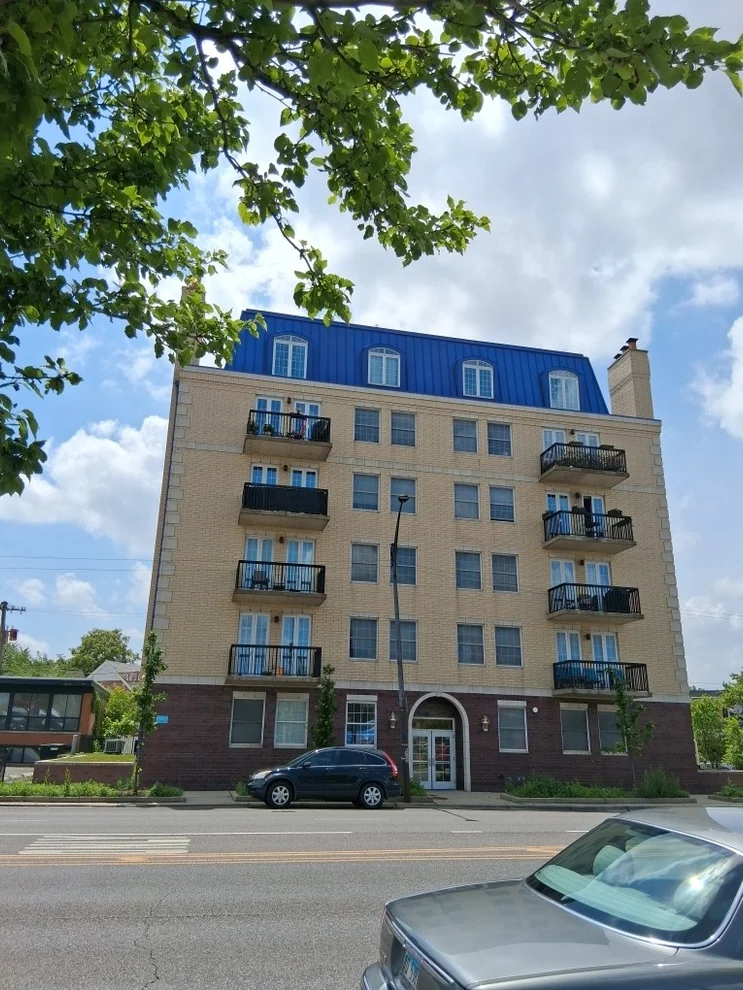 Unit for sale at 5978 N Lincoln Avenue, Chicago, IL 60659