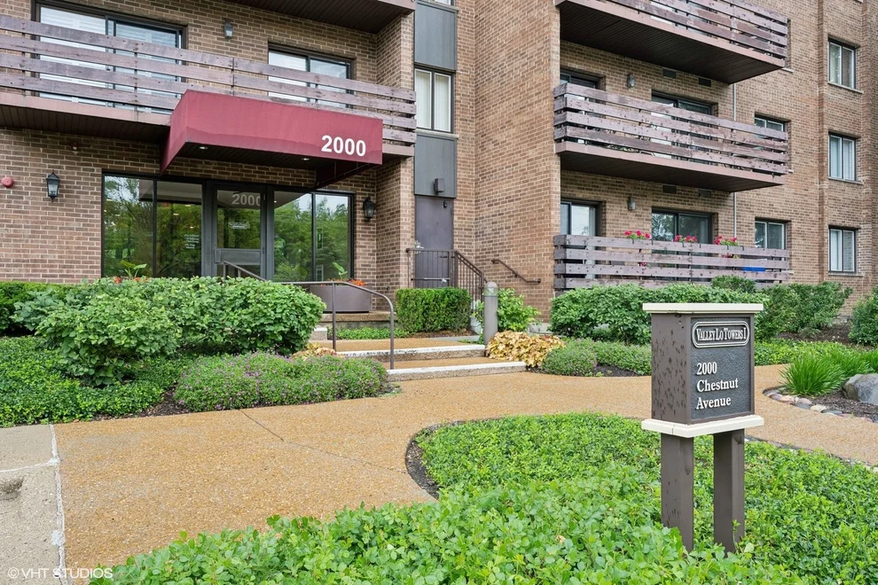 Unit for sale at 2000 Chestnut Avenue, Glenview, IL 60025