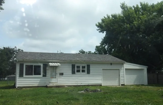 Unit for sale at 2003 Cleveland Avenue, Charleston, IL 61920