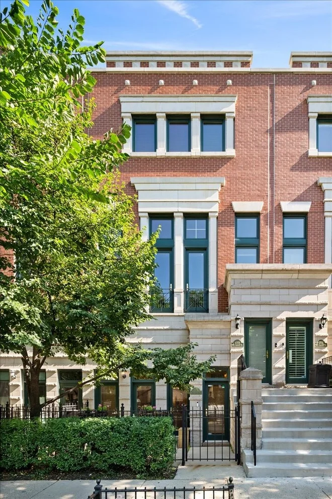 Unit for sale at 430 W Armitage Avenue, Chicago, IL 60614