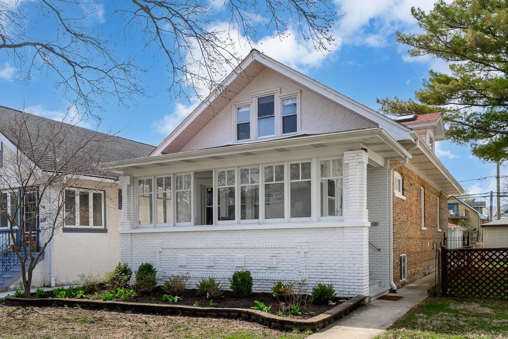 Unit for sale at 1135 Clarence Avenue, Oak Park, IL 60304