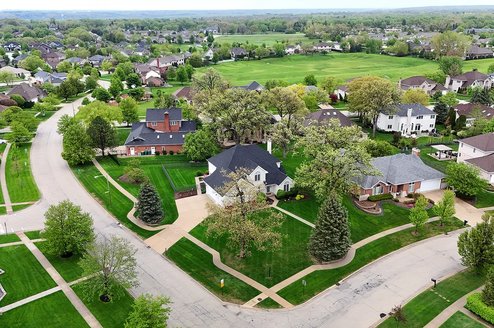 Unit for sale at 1231 Abbey Oaks Drive, Lemont, IL 60439