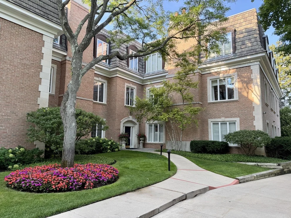 Unit for sale at 485 Oakwood Avenue, Lake Forest, IL 60045
