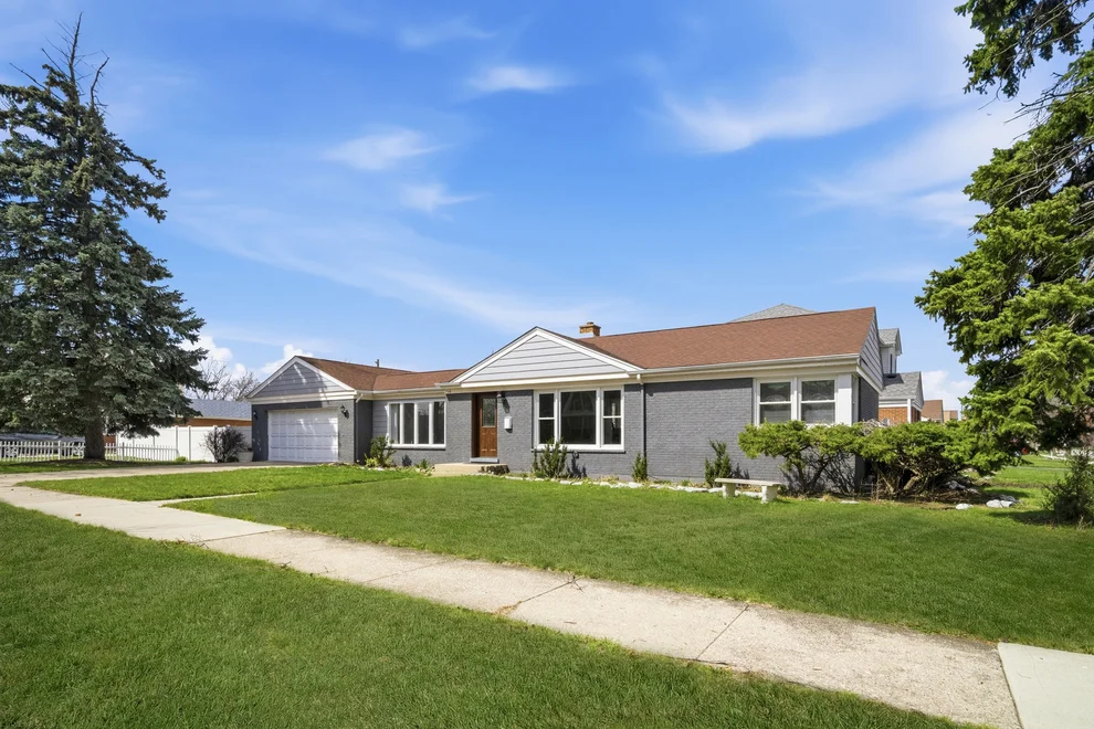Unit for sale at 794 E LINCOLN Avenue, Des Plaines, IL 60018