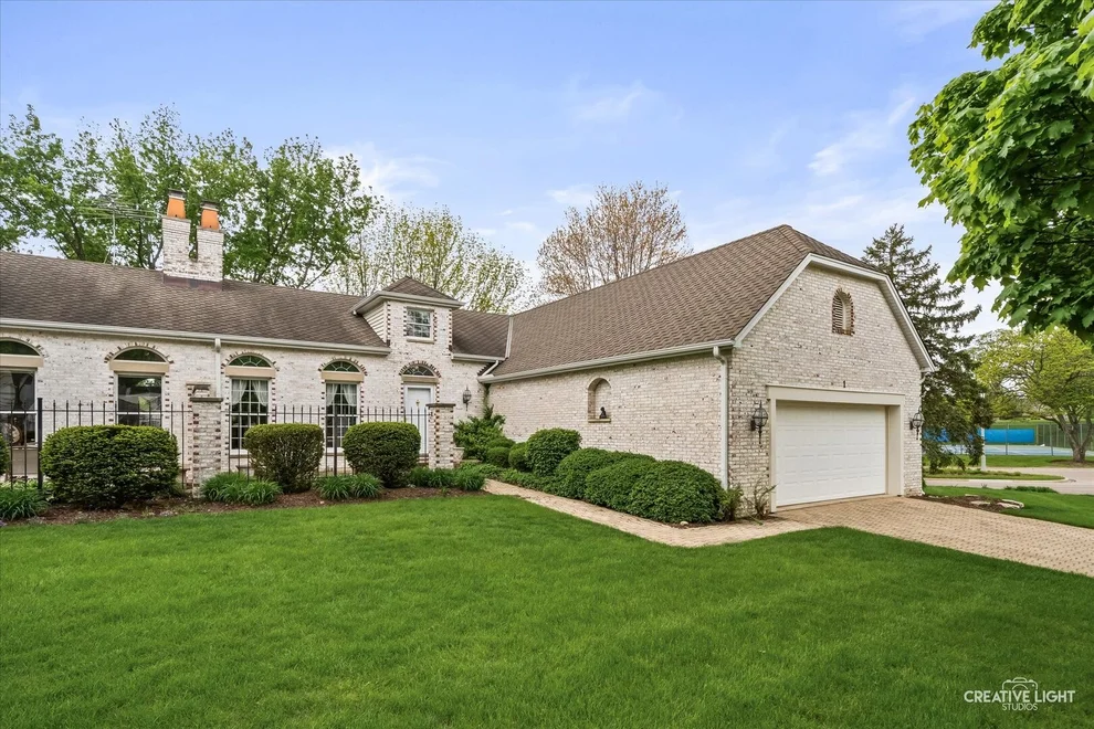 Unit for sale at 1 Glengarry Lane, Sugar Grove, IL 60554