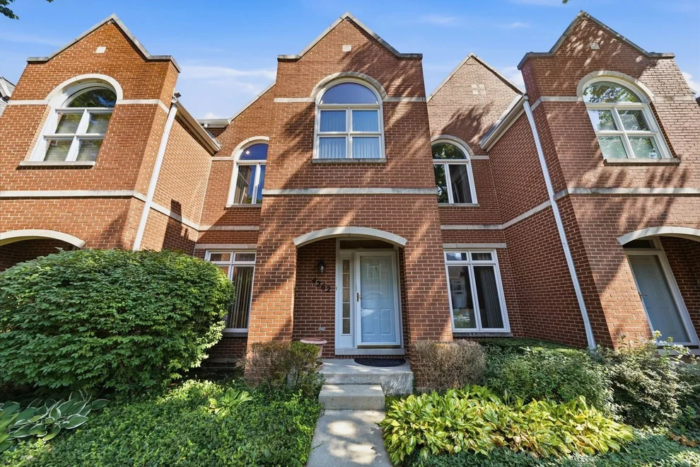 Unit for sale at 4262 W Thorndale Avenue, Chicago, IL 60646