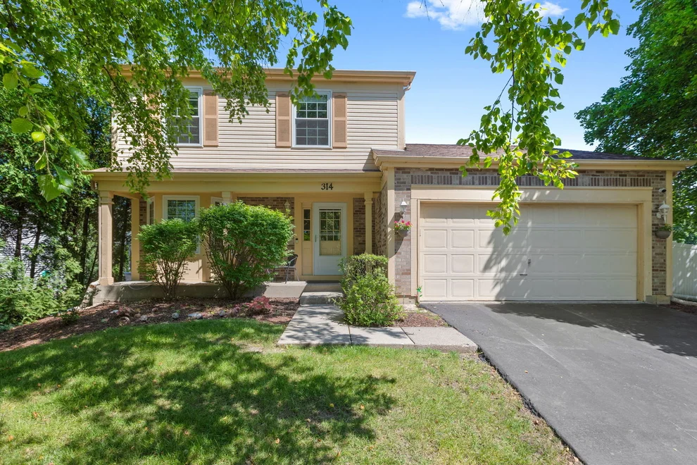 Unit for sale at 314 Anchor Drive, Carpentersville, IL 60110