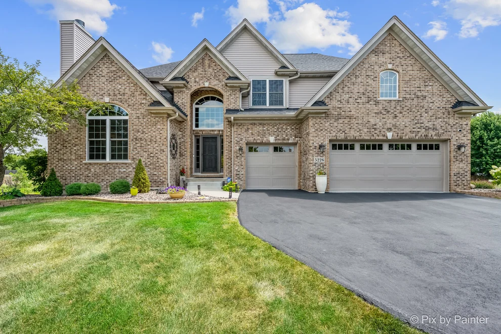 Unit for sale at 5226 Greenshire Circle, Lake In The Hills, IL 60156