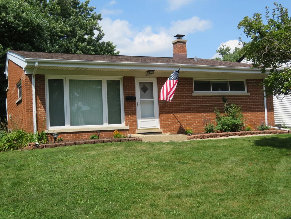 Unit for sale at 310 W Taylor Road, Lombard, IL 60148