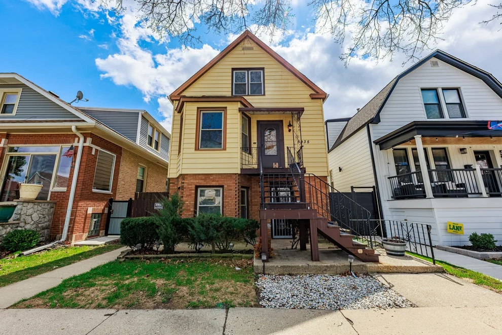 Unit for sale at 5935 W Patterson Avenue, Chicago, IL 60634