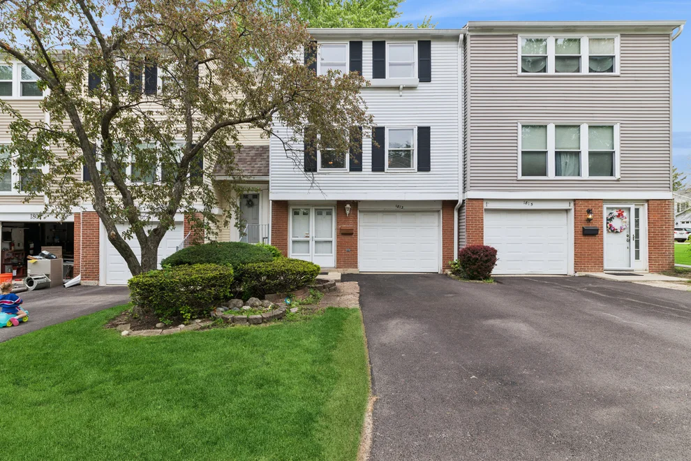 Unit for sale at 1813 Lancashire Court, Schaumburg, IL 60194