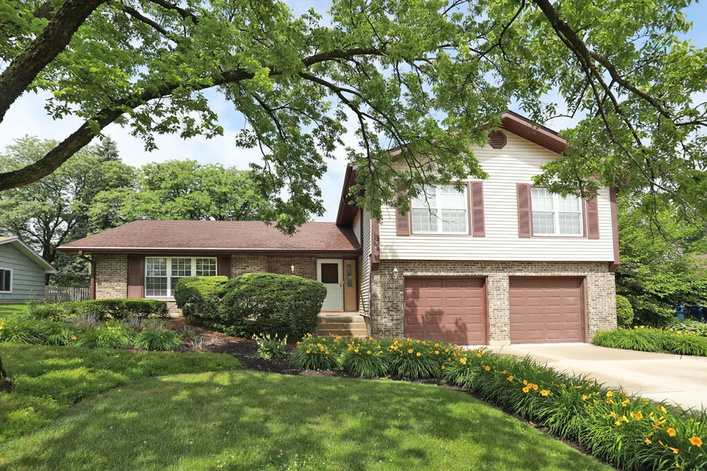 Unit for sale at 1324 Chartwell Road, Schaumburg, IL 60195